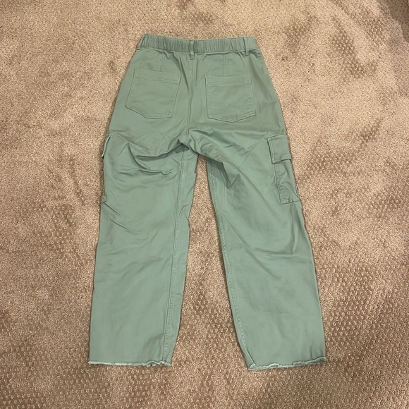 Hollister Green Ultra High Rise Cargo Pants - Picture 2 of 2